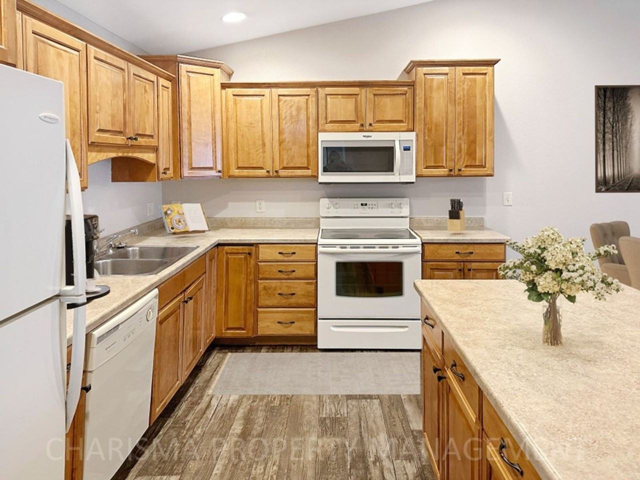 5505 W Rebecca St - Photo 6 of 35