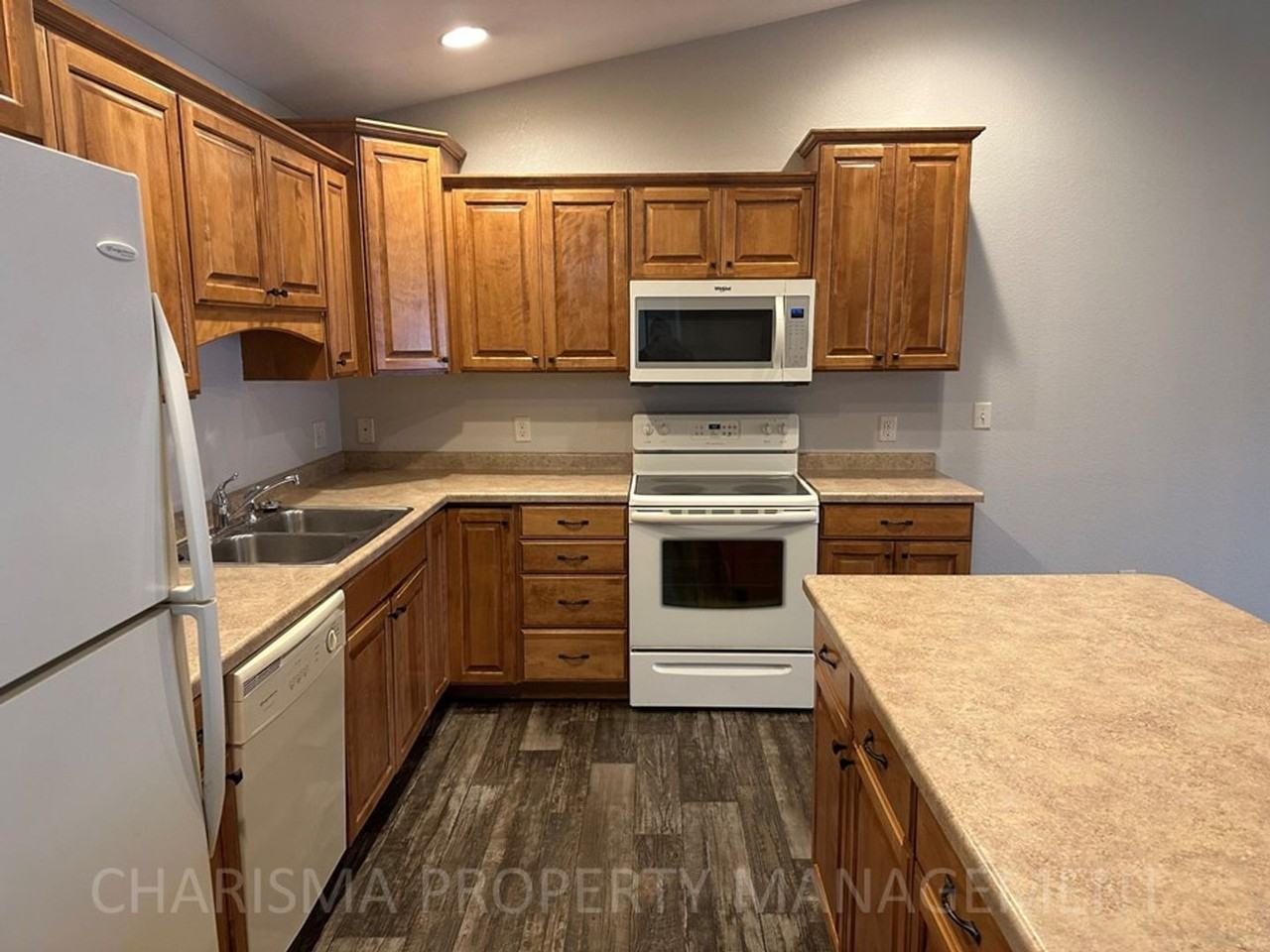 5505 W Rebecca St - Photo 7 of 35