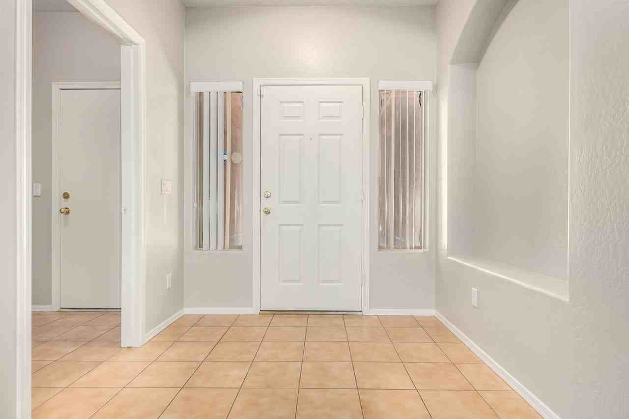 7927 W Mohave St - Photo 3 of 24