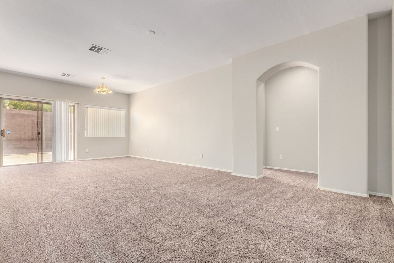 7927 W Mohave St - Photo 5 of 24