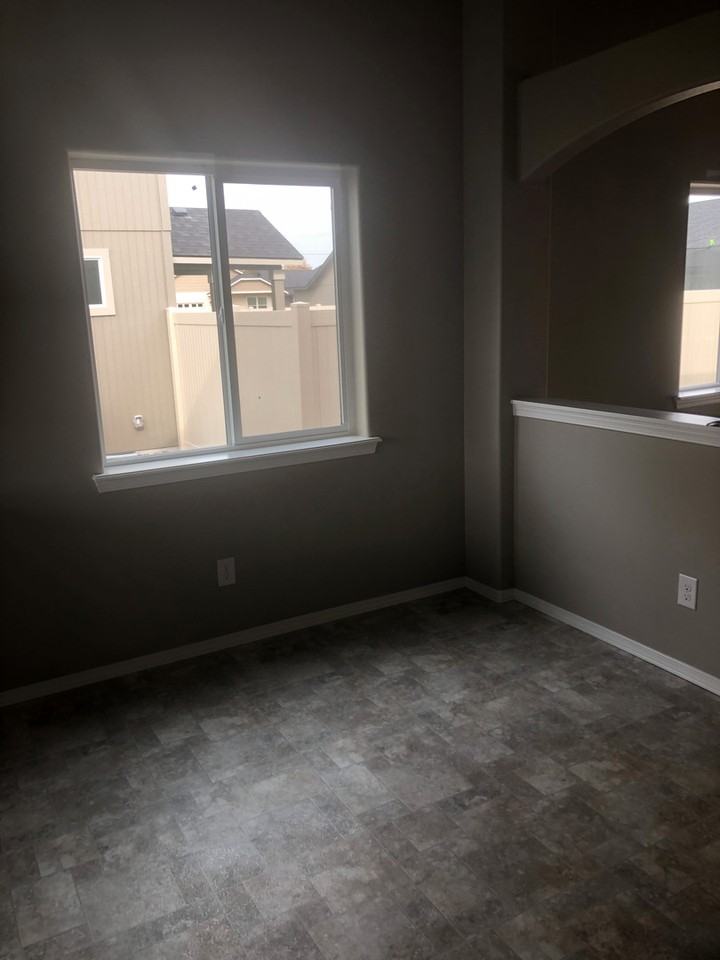569 S Lakeland Dr - Photo 4 of 20
