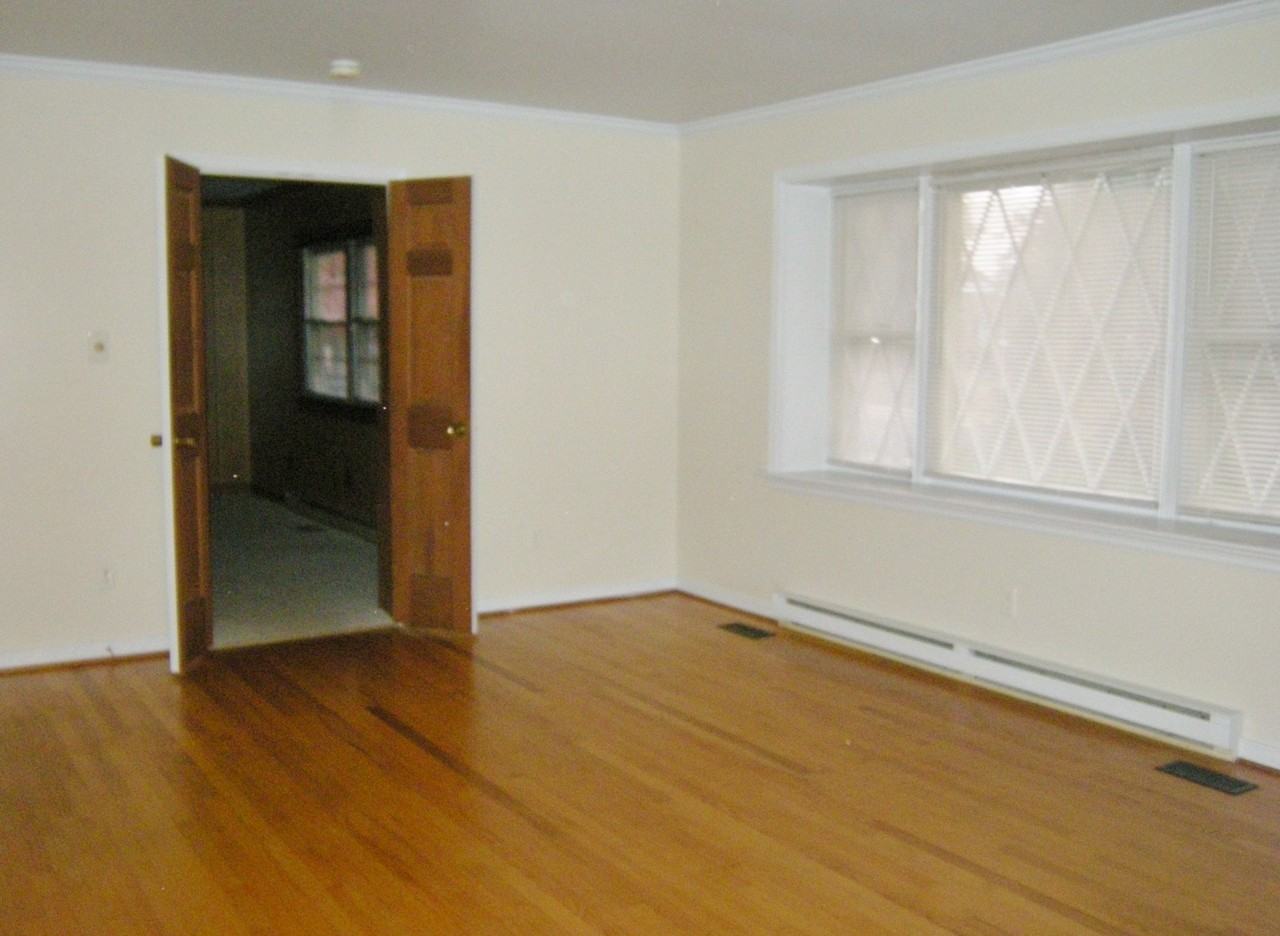 8312 Sherton Dr - Photo 3 of 14