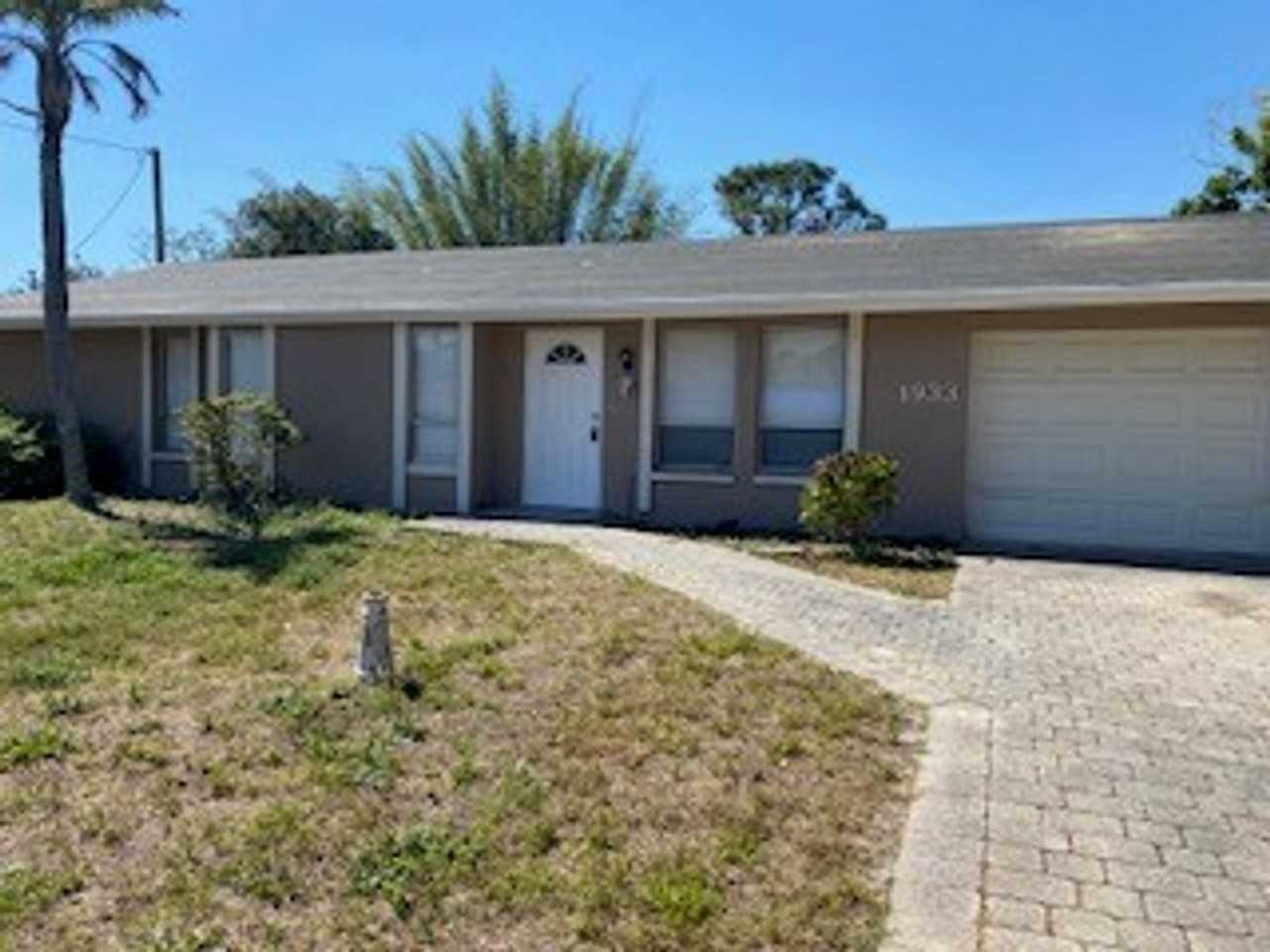 1933 Flamingo Dr - Photo 3 of 47