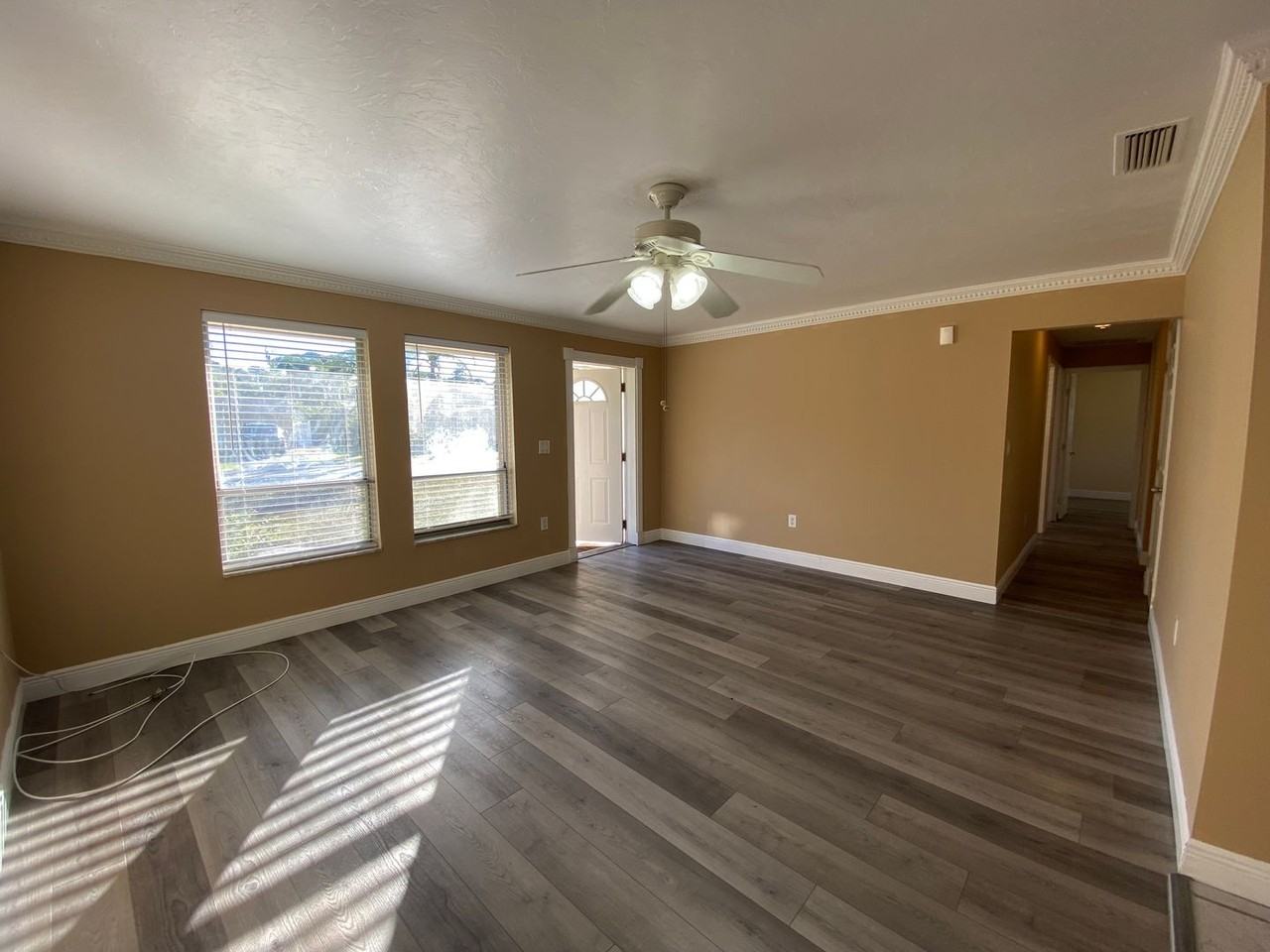 1933 Flamingo Dr - Photo 6 of 47