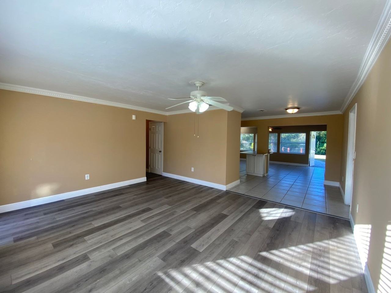 1933 Flamingo Dr - Photo 7 of 47