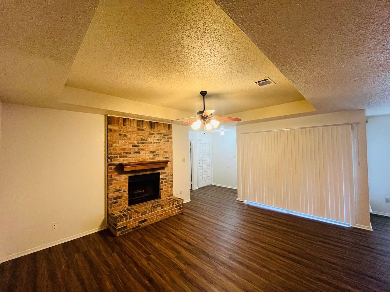 2423 Sherry St - Photo 4 of 11