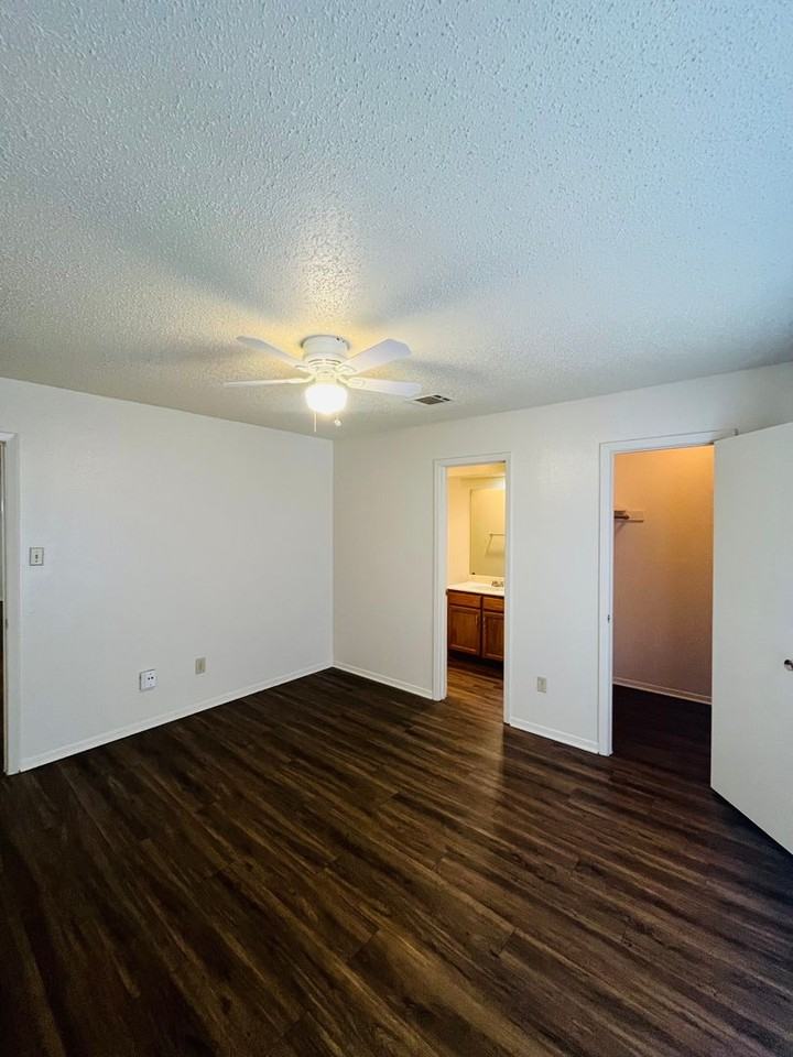 2423 Sherry St - Photo 6 of 11