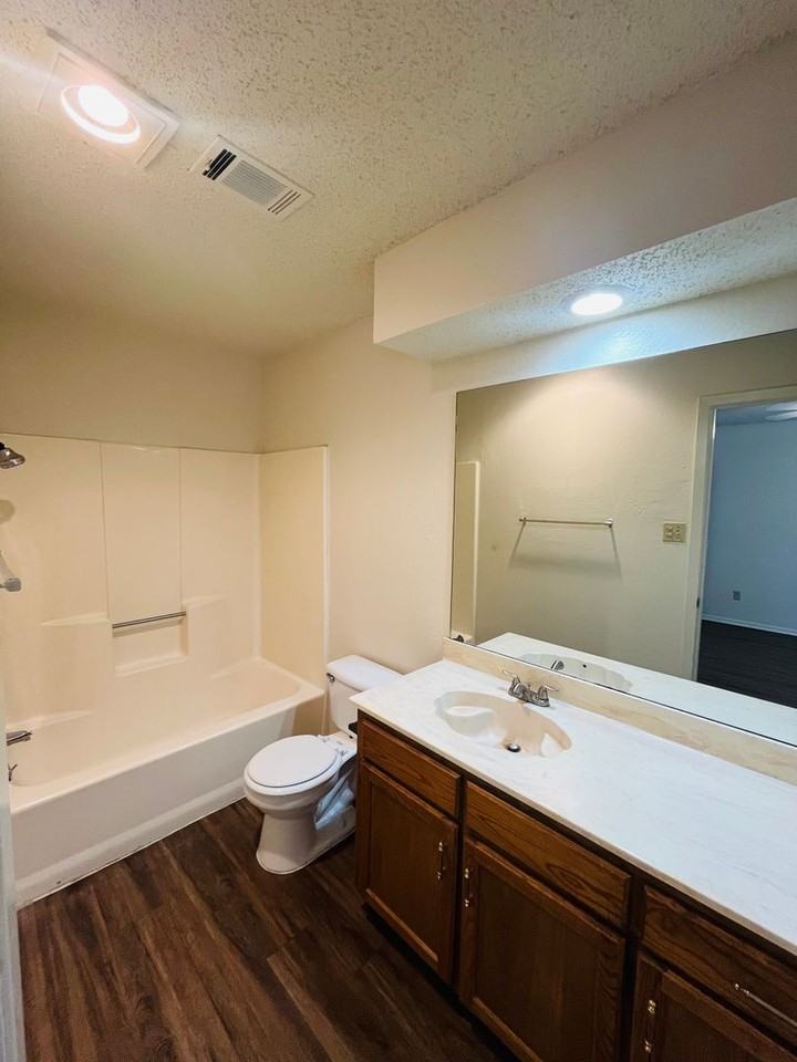 2423 Sherry St - Photo 7 of 11