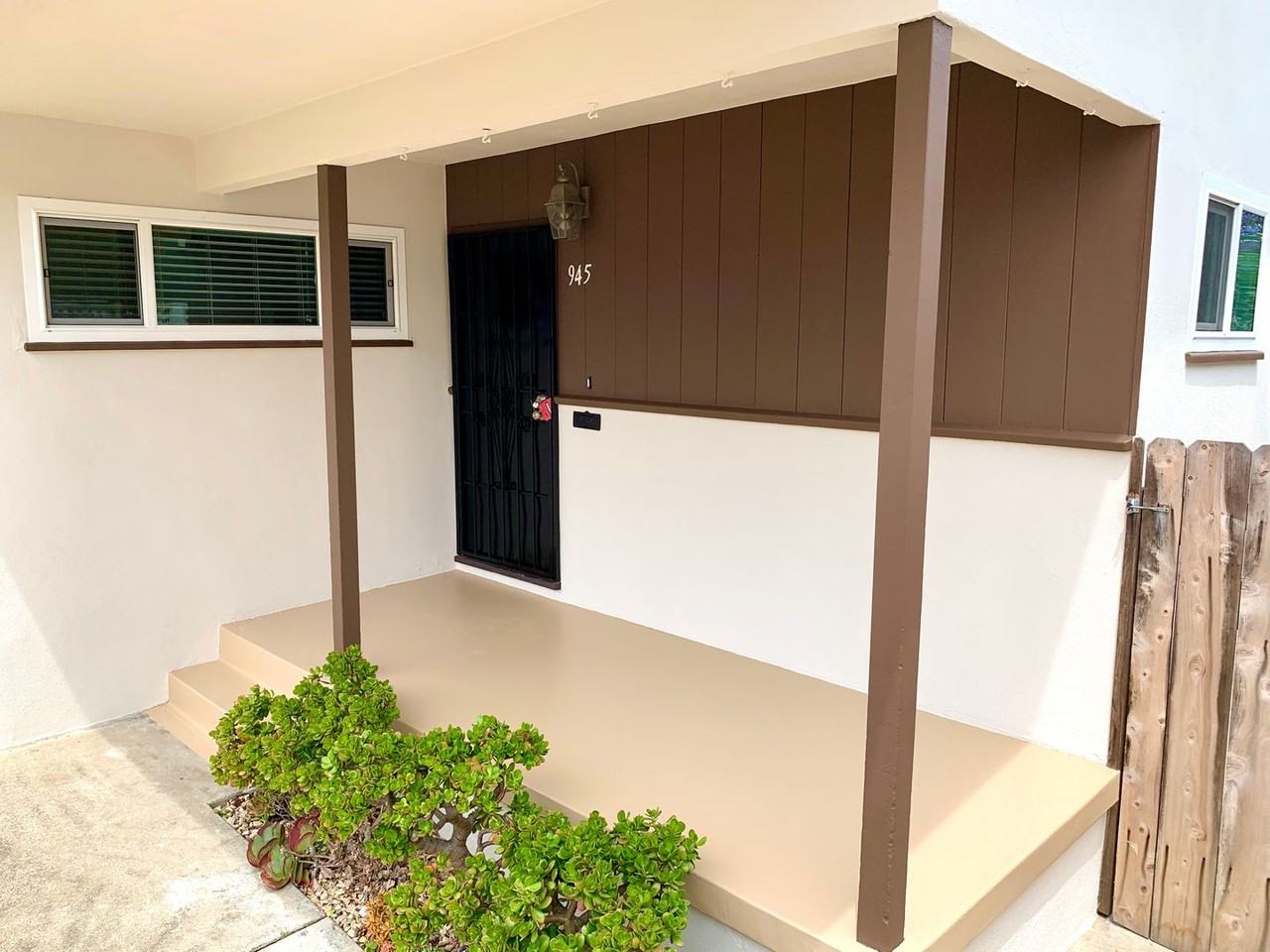 945 Tarento Dr - Photo 3 of 31