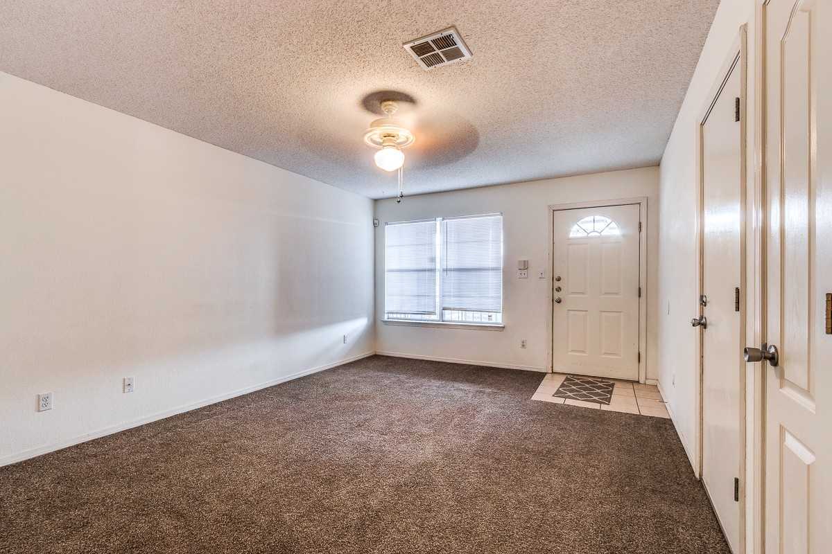 11977 Belfry Park Dr - Photo 3 of 27