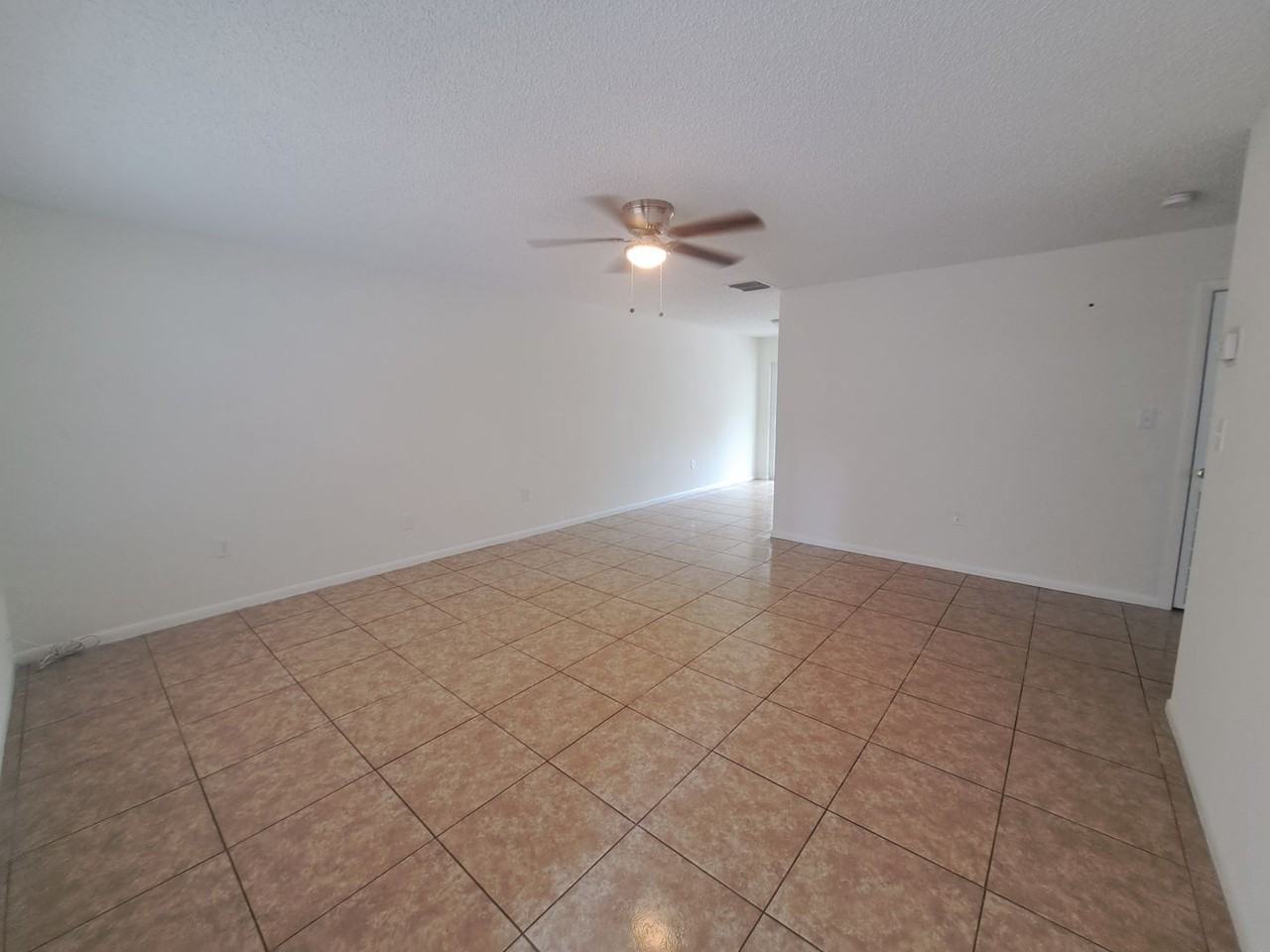 2763 Niagara Ave - Photo 2 of 13