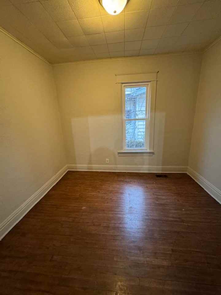 1308 Sinclair St - Photo 5 of 7