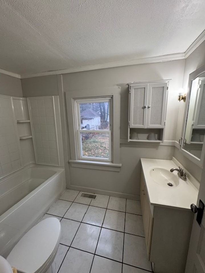 1308 Sinclair St - Photo 7 of 7