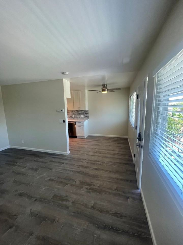 455 - 3381 Monroe - Photo 2 of 7