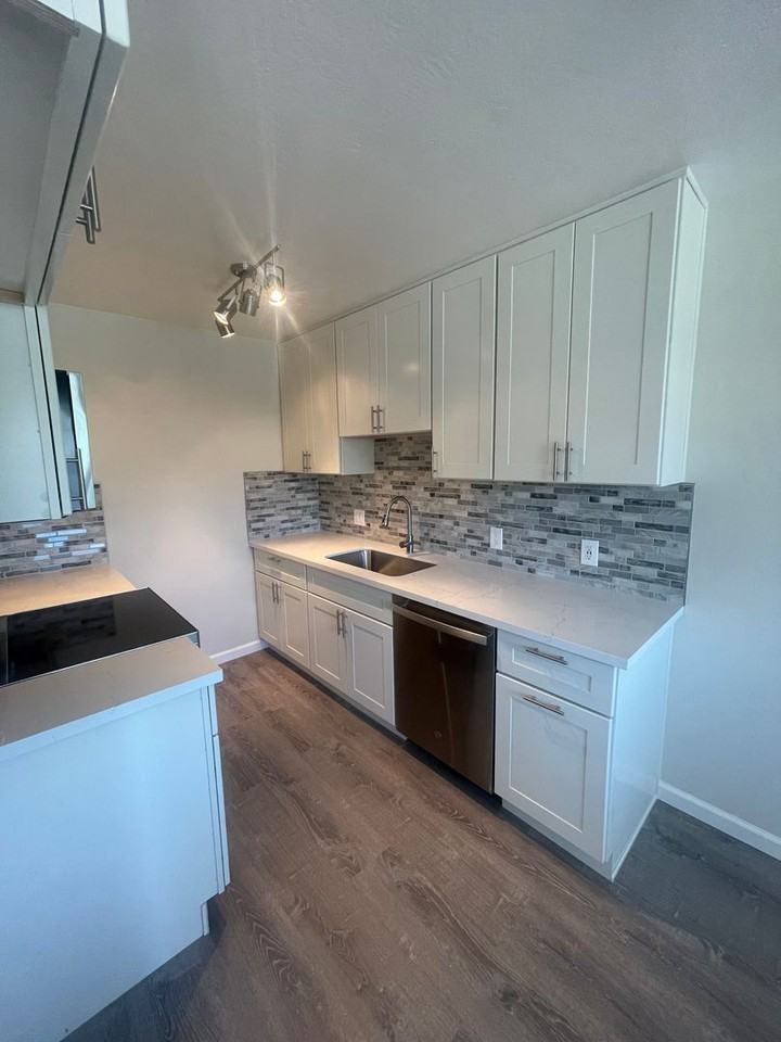 455 - 3381 Monroe - Photo 3 of 7