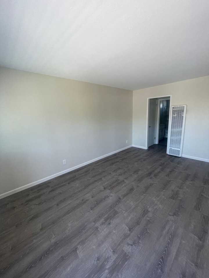 455 - 3381 Monroe - Photo 4 of 7