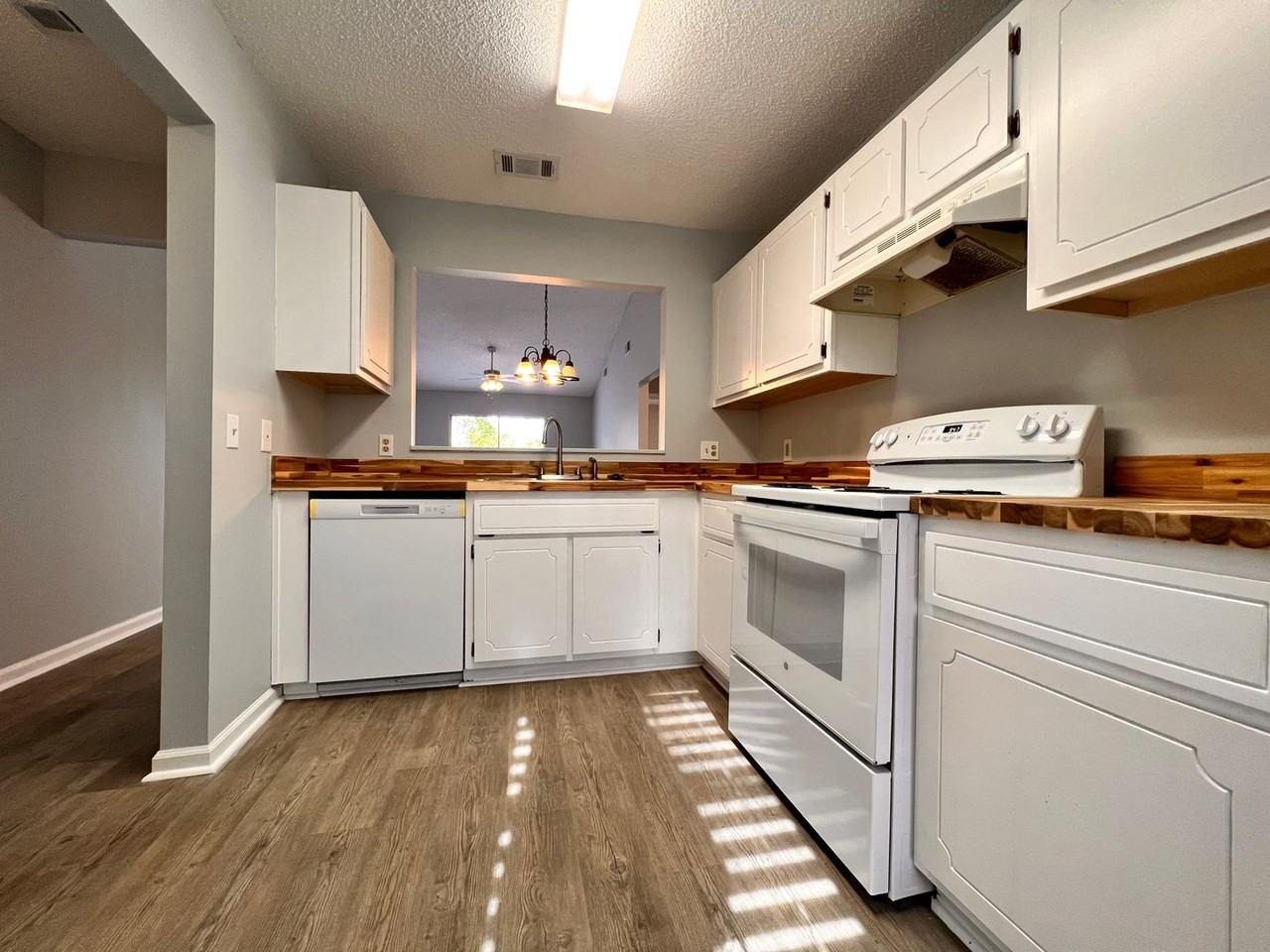 122 Magnolia Plantation Ct - Photo 6 of 28