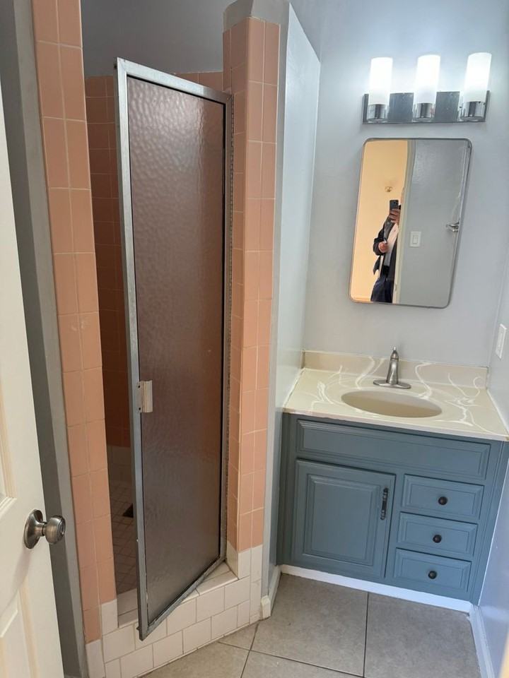 611 6th St - Photo 3 of 16