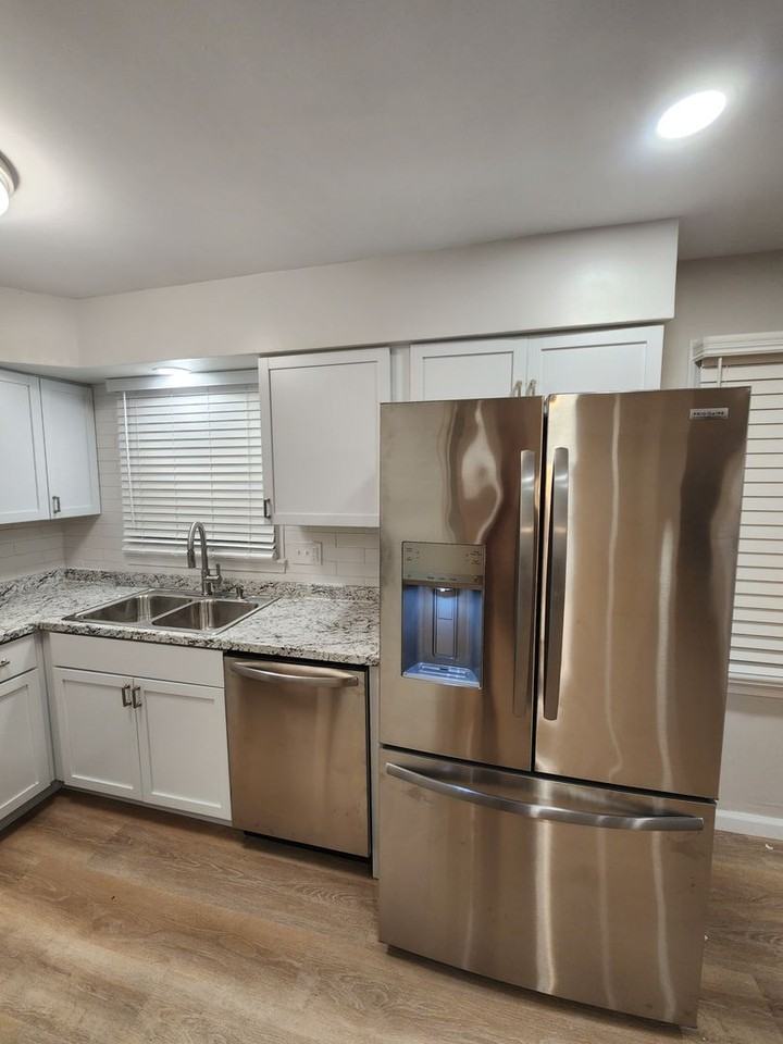 1212 Bell Ave - Photo 6 of 32