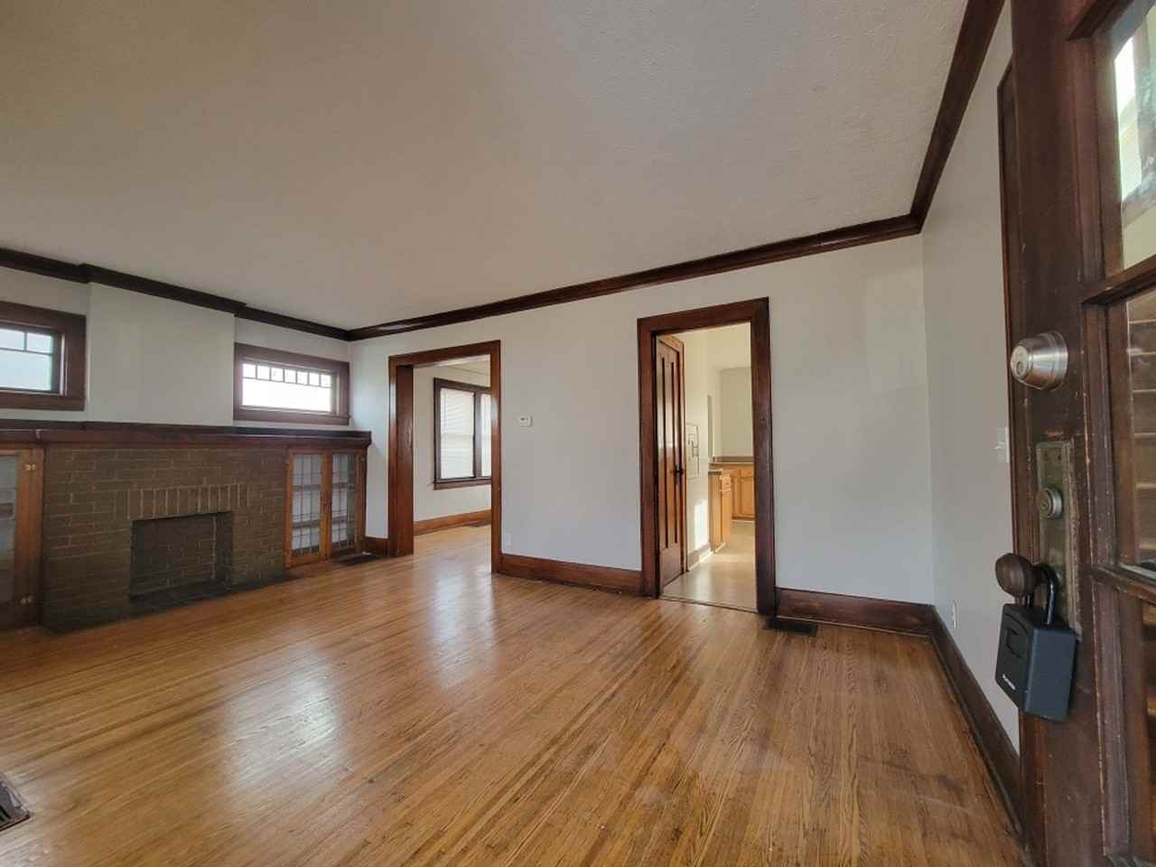 192 Morton St - Photo 3 of 17