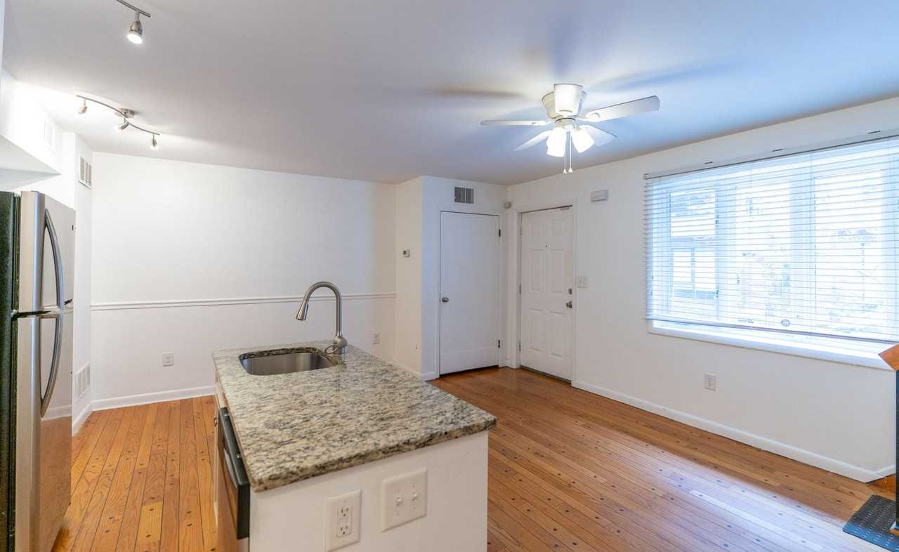 804 S Warnock St - Photo 5 of 19