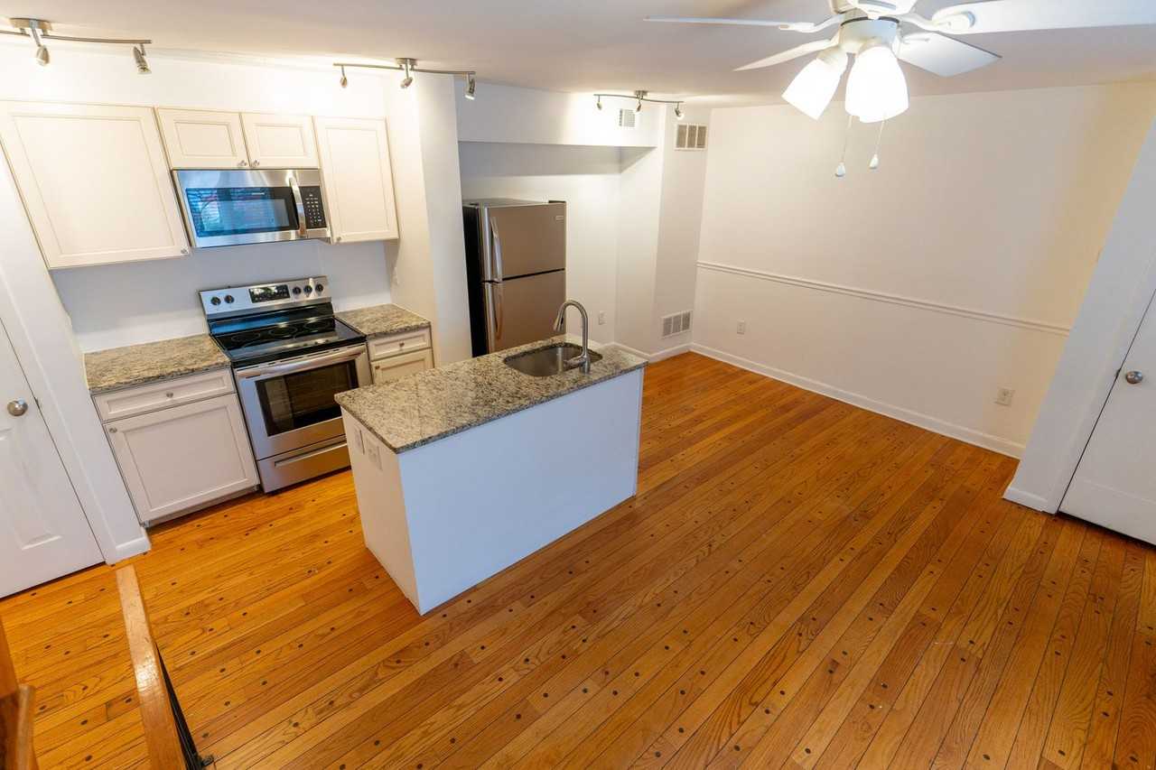 804 S Warnock St - Photo 6 of 19