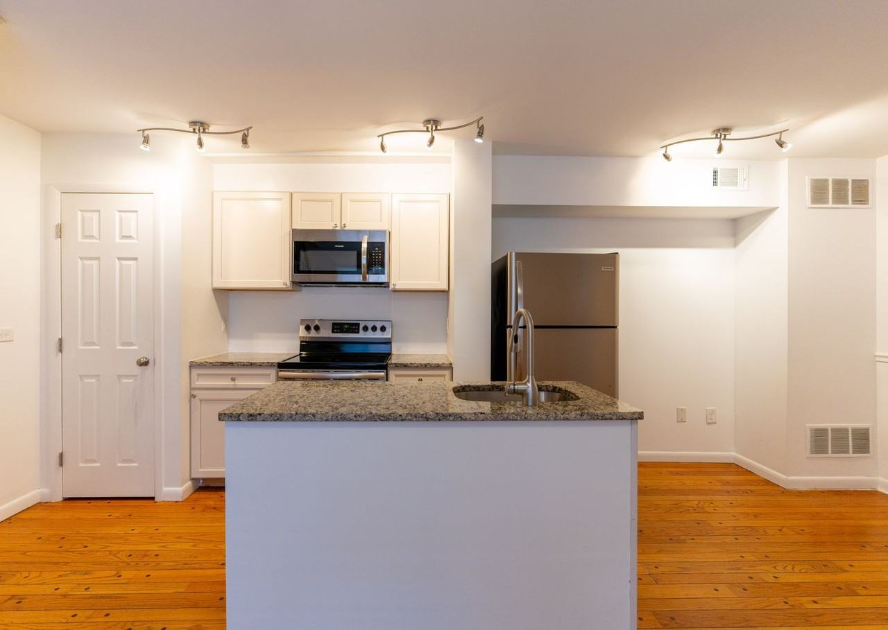 804 S Warnock St - Photo 7 of 19