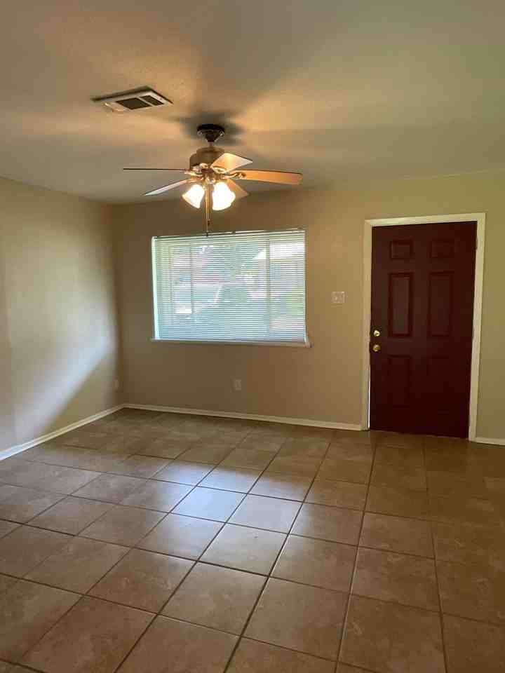 317 Hickory St - Photo 2 of 12