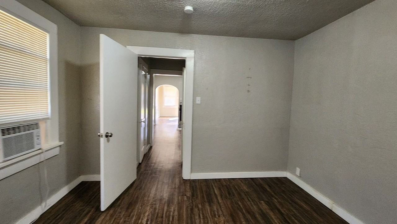 3605 Nw 13th St - Photo 2 of 20