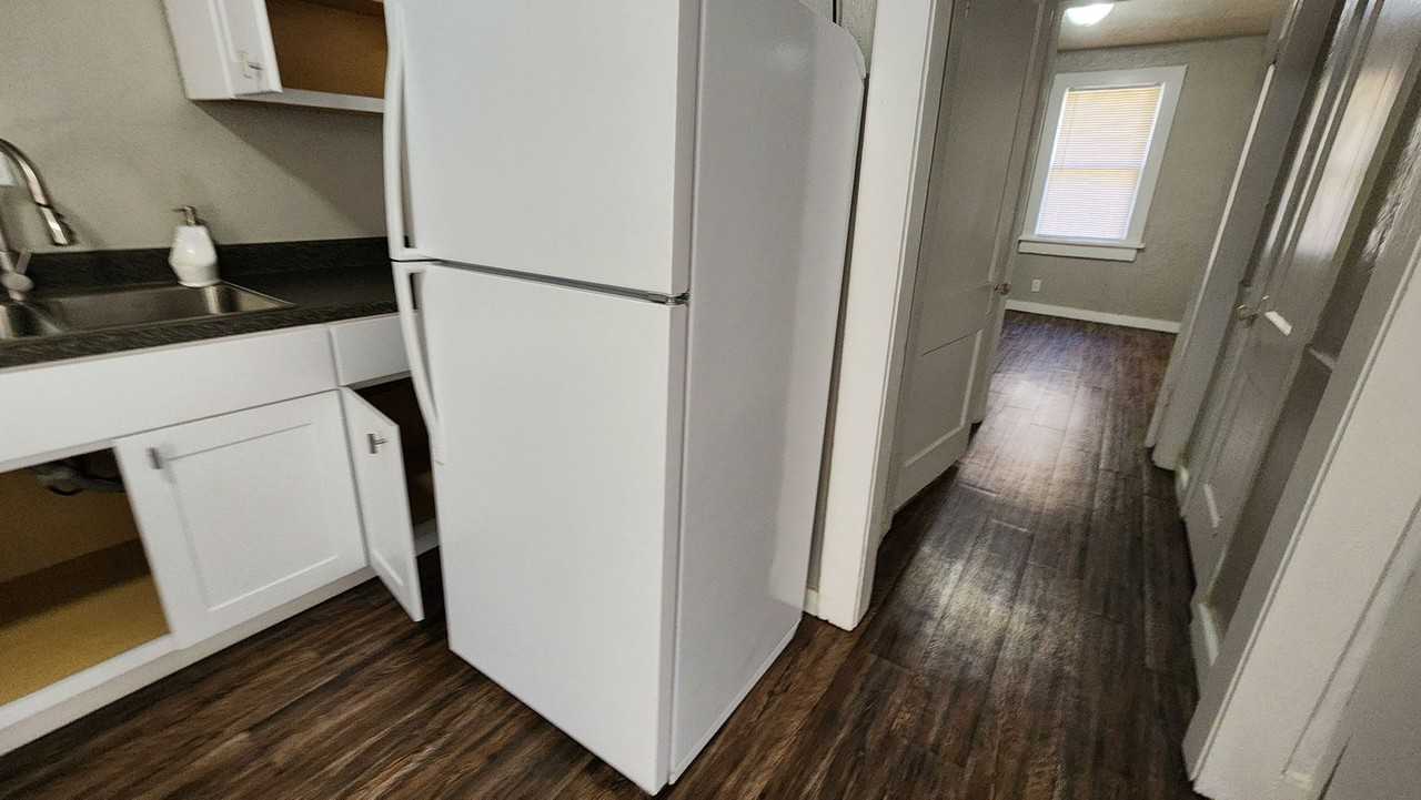 3605 Nw 13th St - Photo 3 of 20