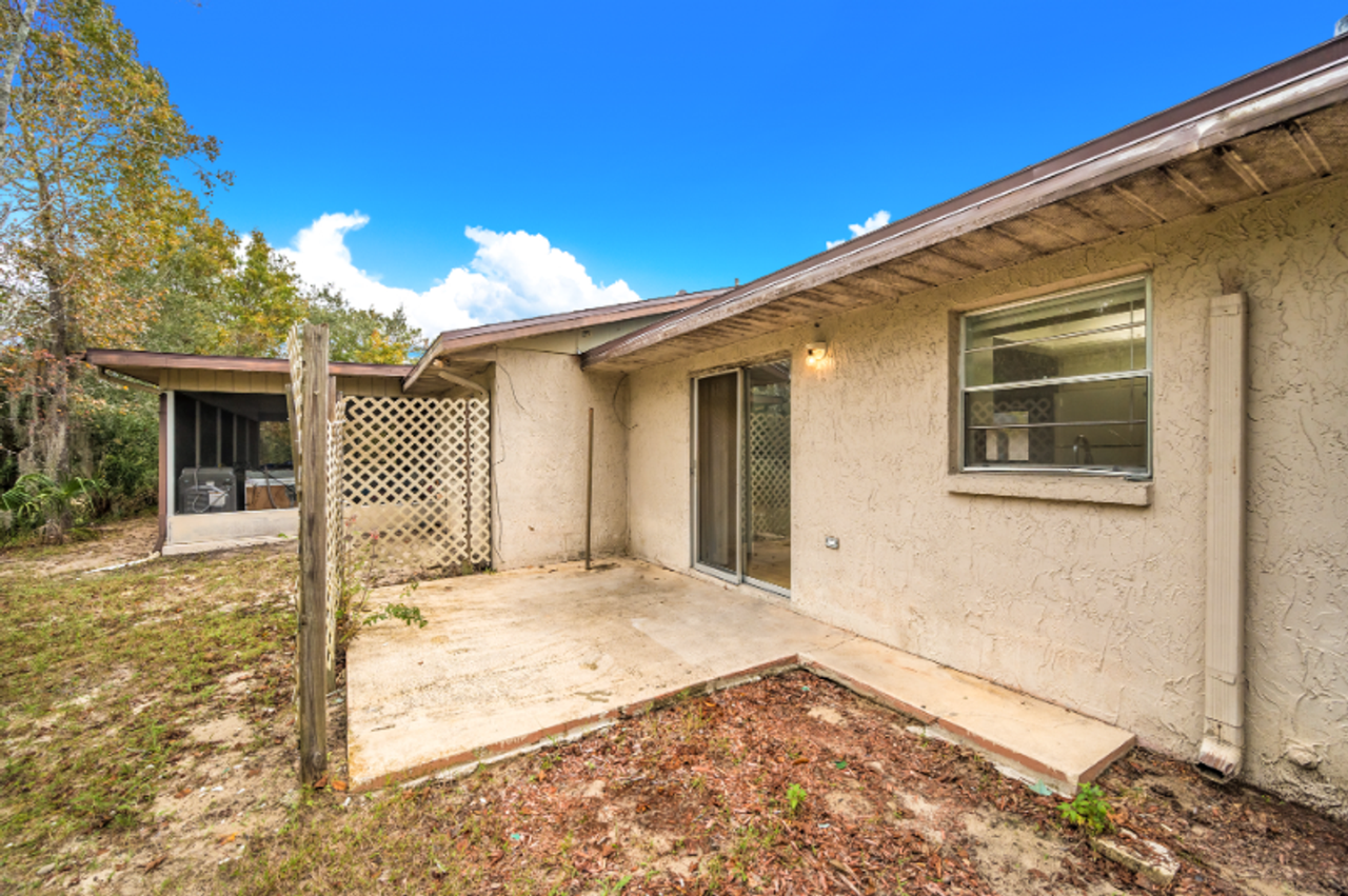 1273 Sylvia Ave - Photo 3 of 20