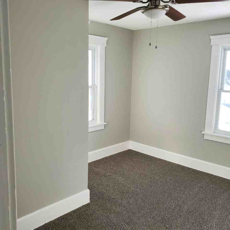 321 15th St - Photo 2 of 14