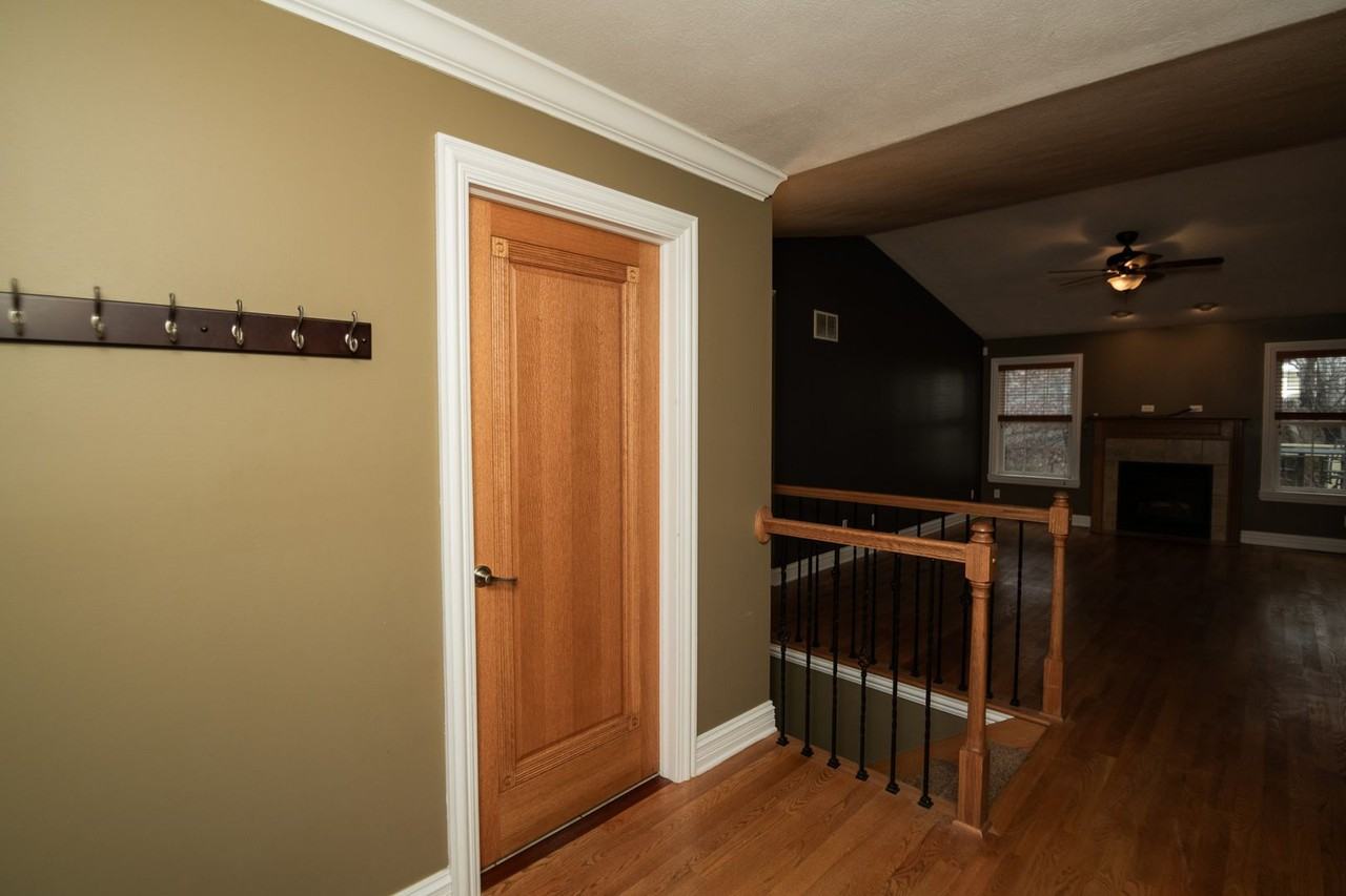 405 Galway Dr - Photo 7 of 50