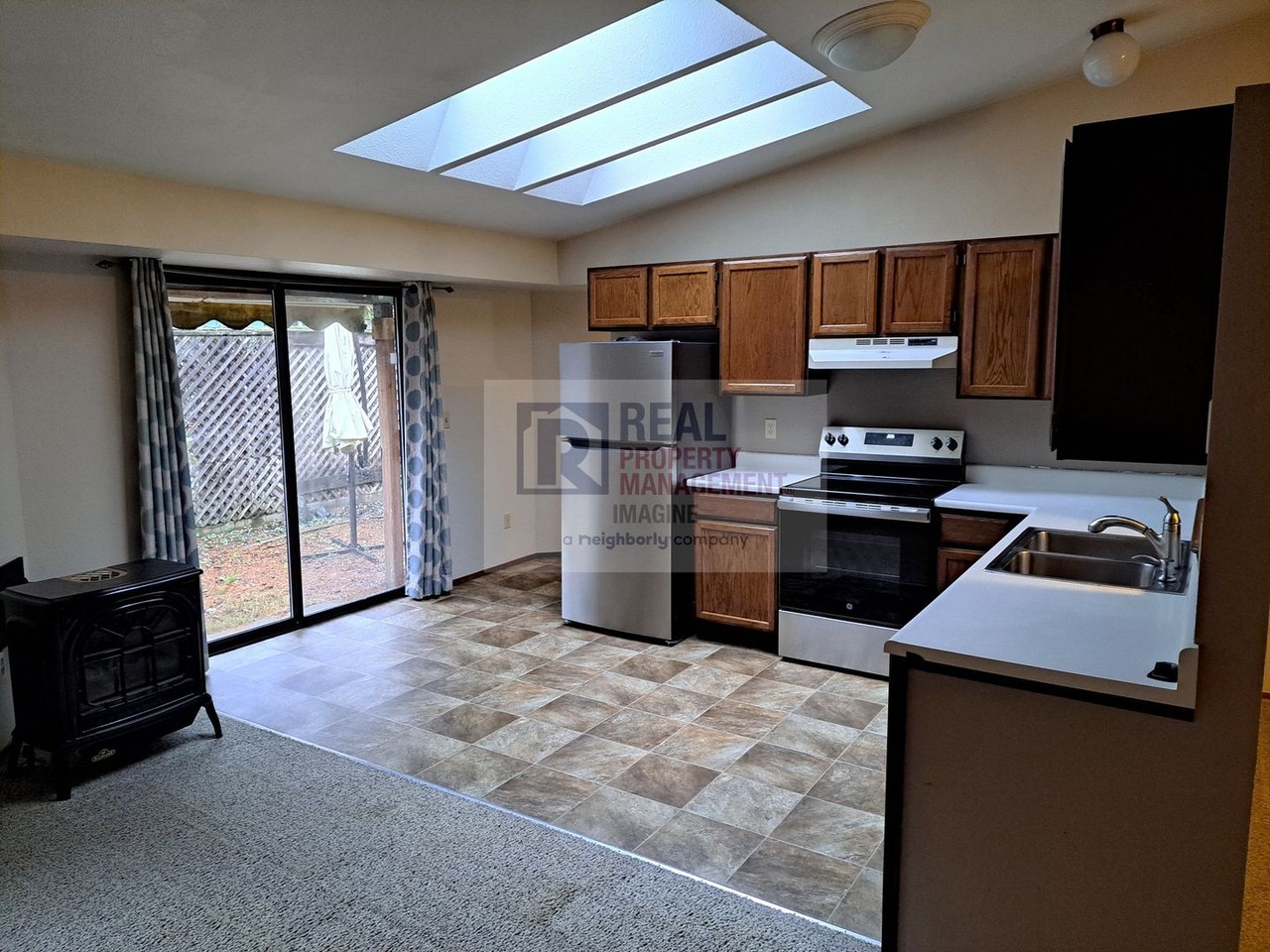 577 Malibu Dr Se - Photo 5 of 18