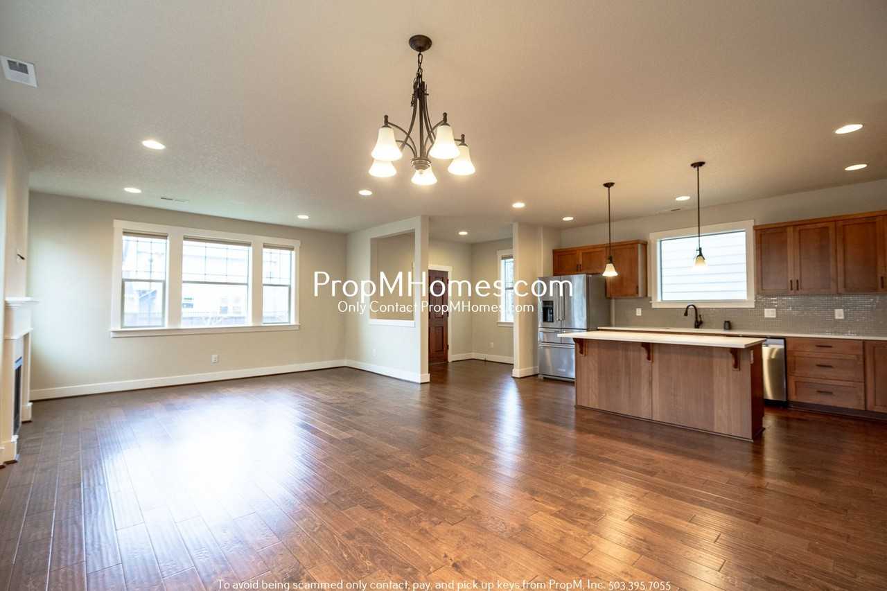 13778 Sw Sabrina Ave - Photo 3 of 20