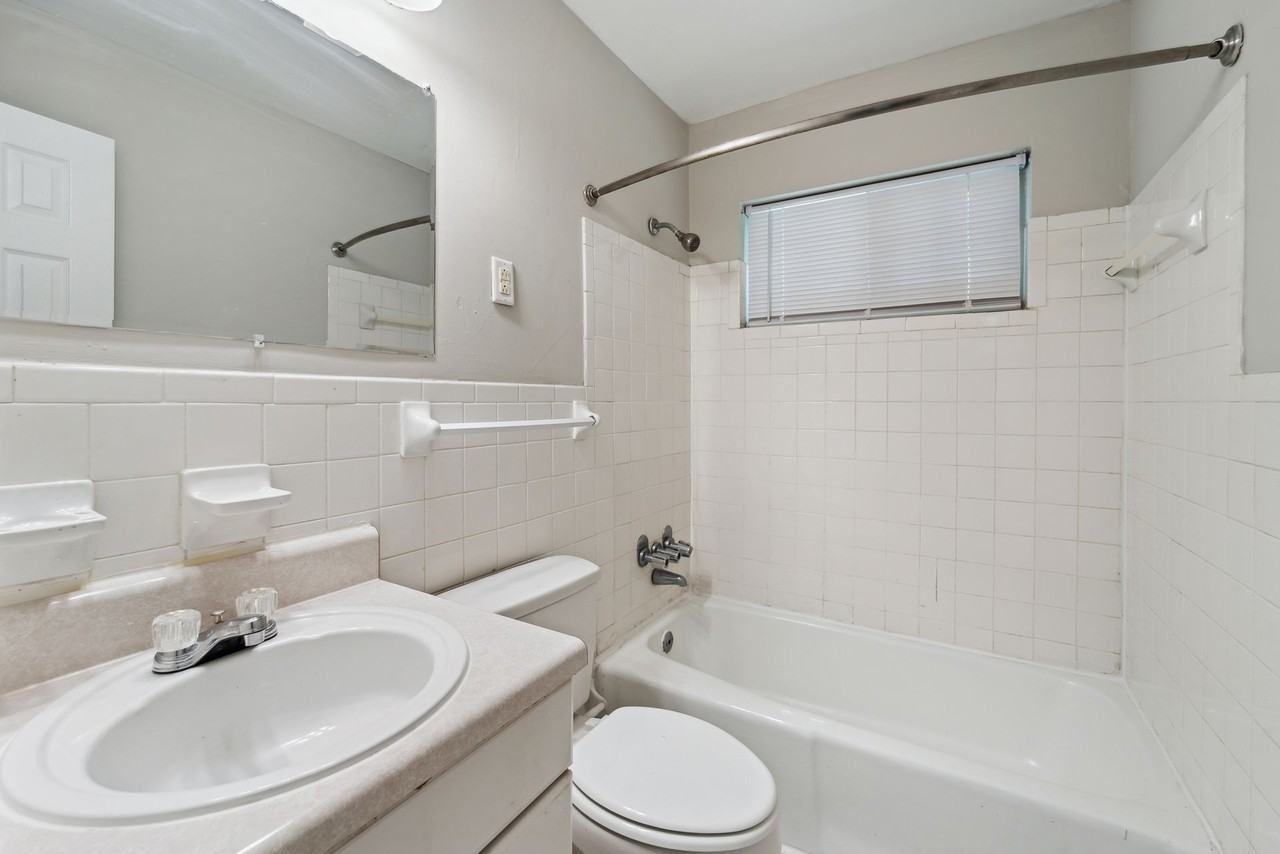 1219 W. Emery Street - Photo 2 of 39