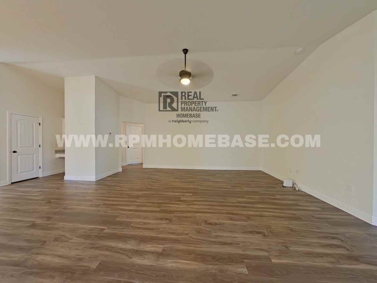 5137 Peach Dr - Photo 7 of 23