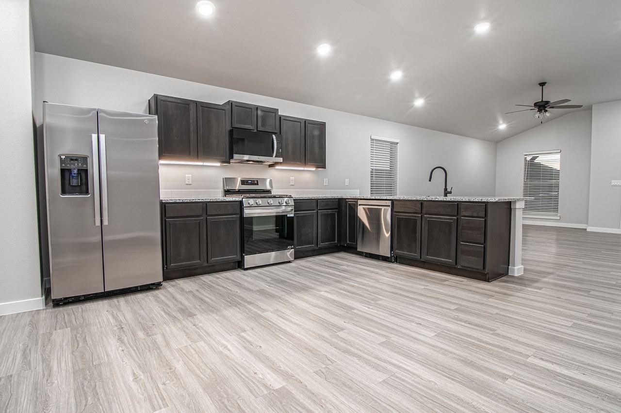 6008 Sparrow St - Photo 3 of 22