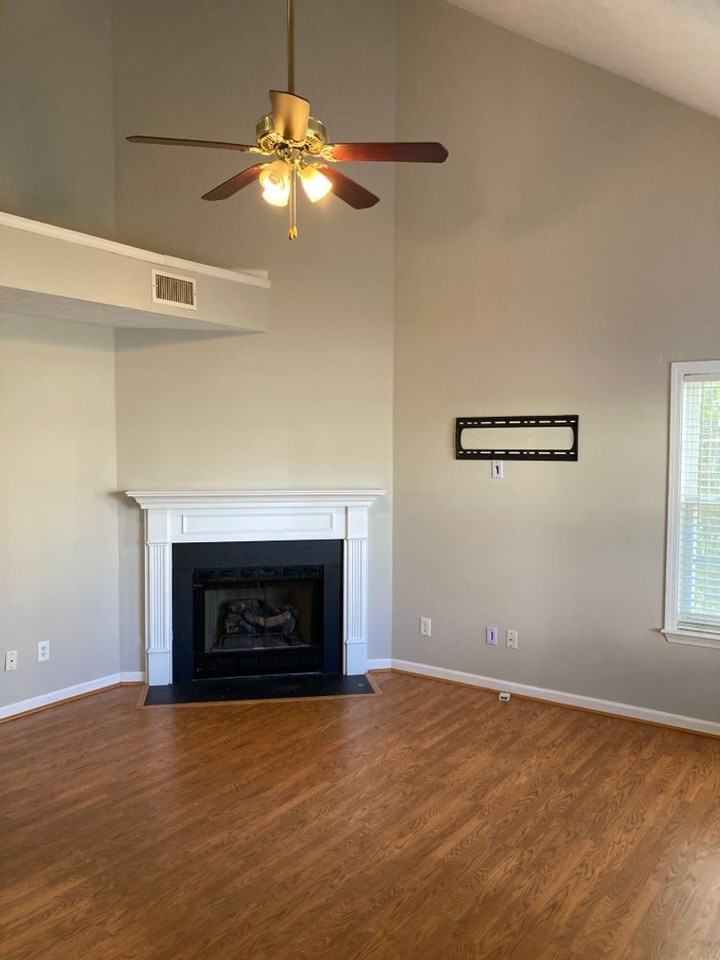4424 Winton Dr - Photo 4 of 16
