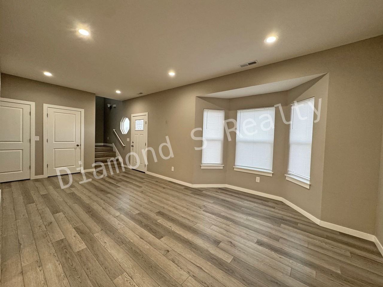 2112 N 26th St - Photo 2 of 19