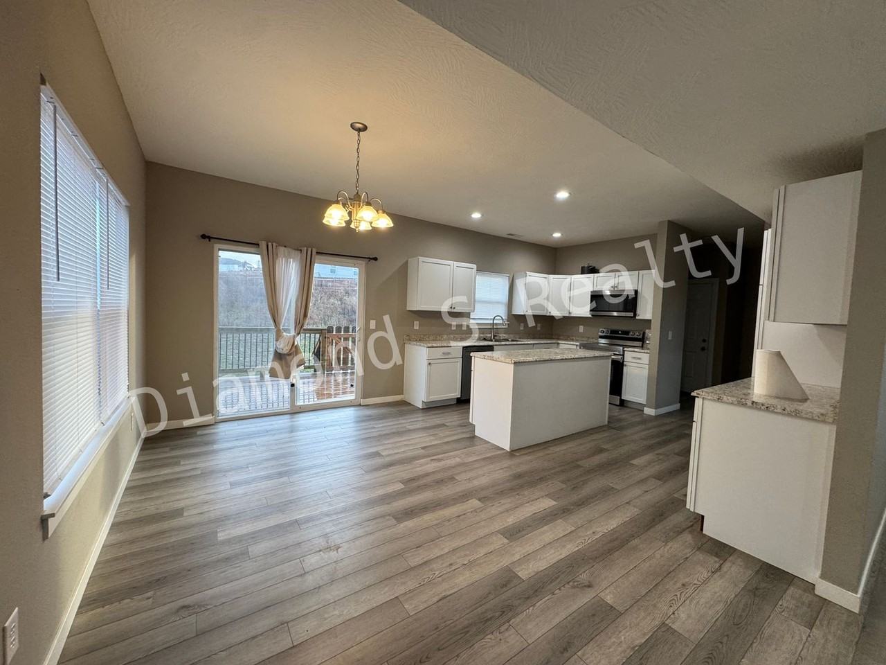 2112 N 26th St - Photo 3 of 19