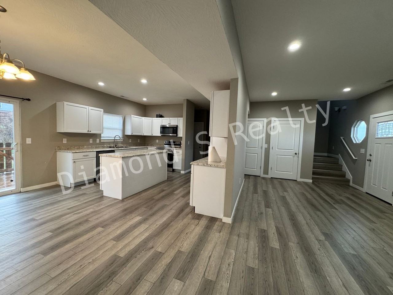 2112 N 26th St - Photo 4 of 19