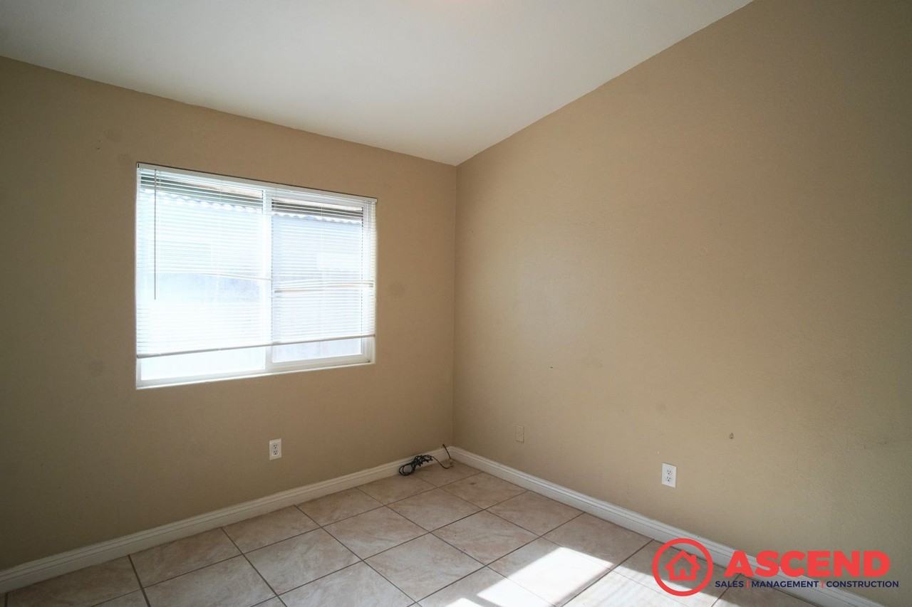 7412 Chilibre St - Photo 4 of 9