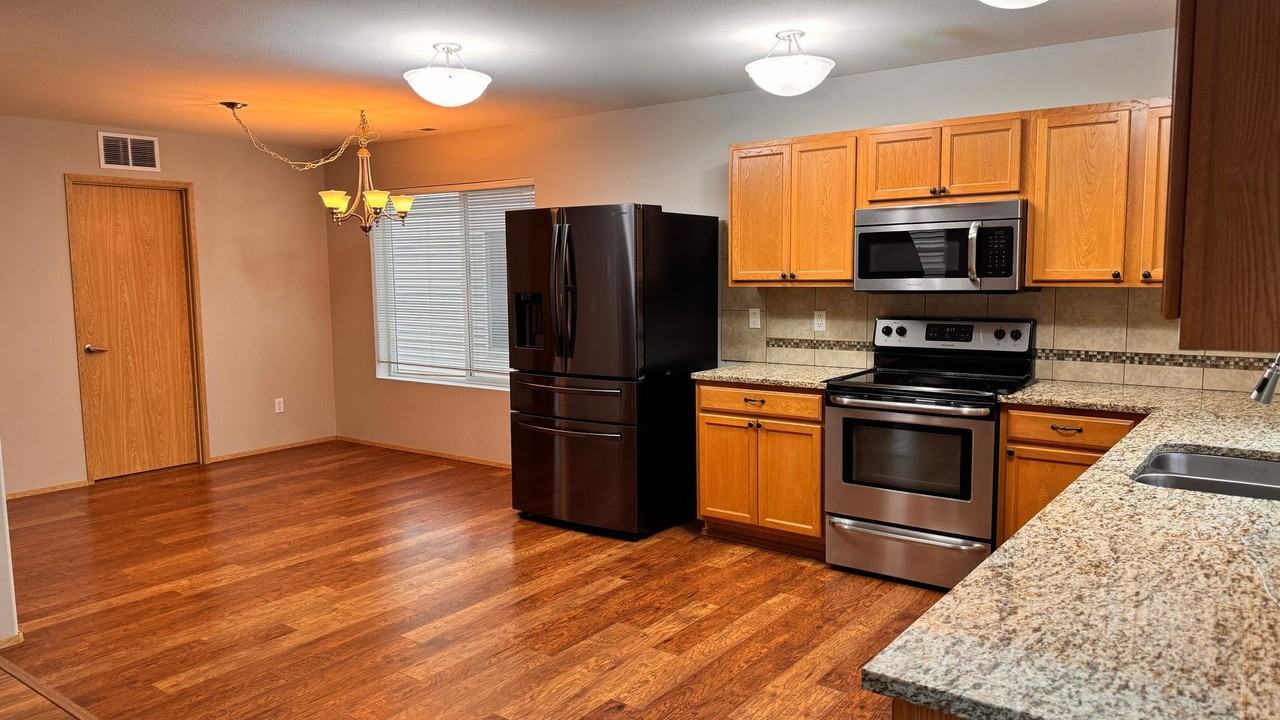 12821 Se 225th Ct - Photo 7 of 24