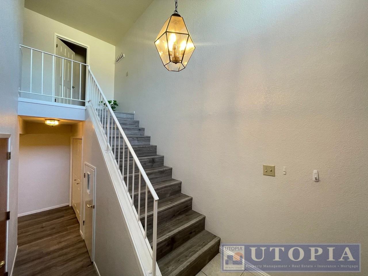 18 Carriage Ln - Photo 3 of 22