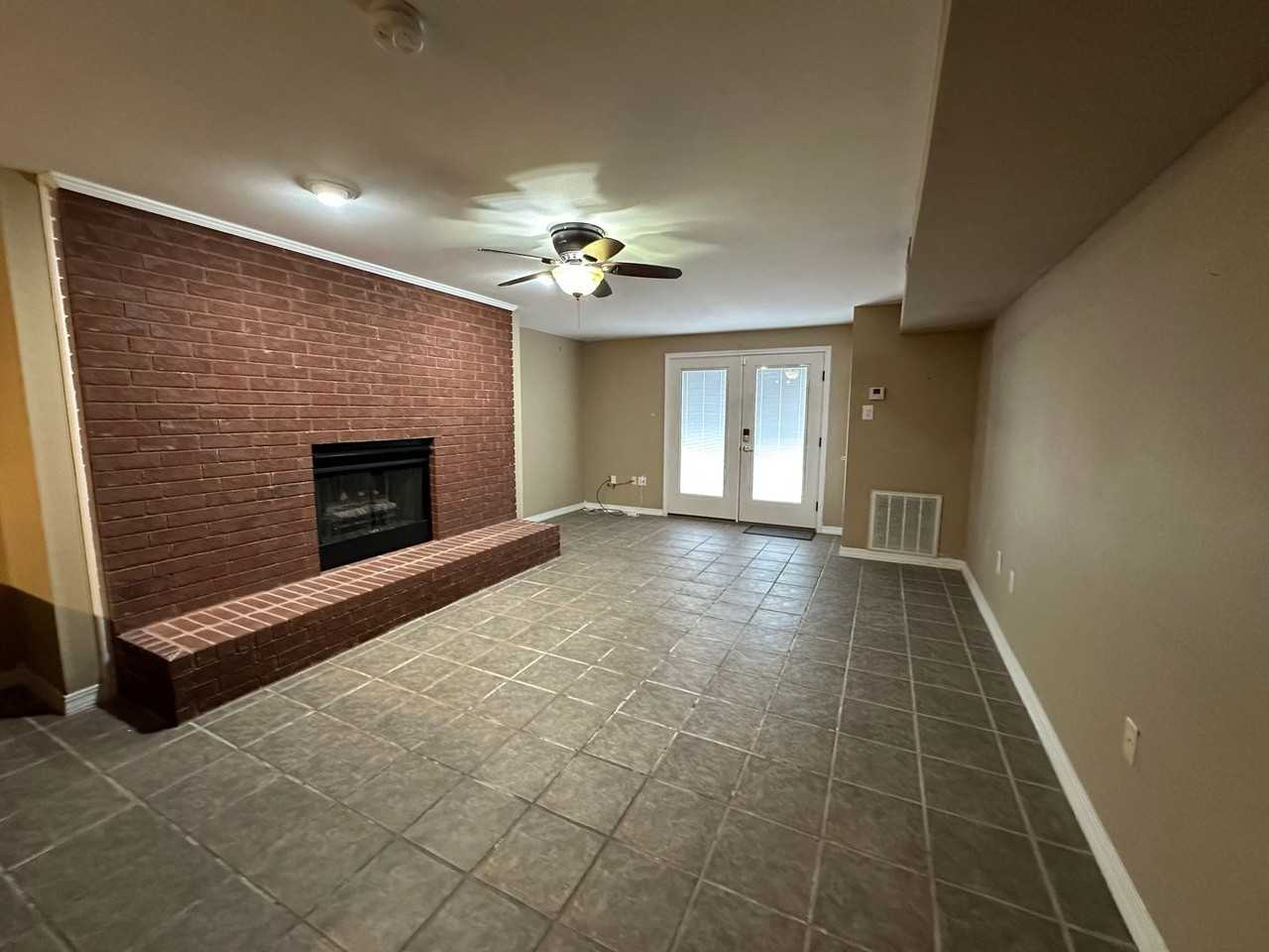 401 Carden Pl - Photo 4 of 11