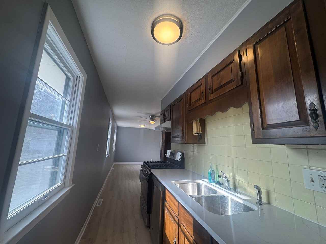 7219 Webster Ave - Photo 2 of 45