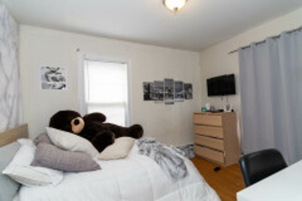 49 Pratt St - Photo 6 of 20