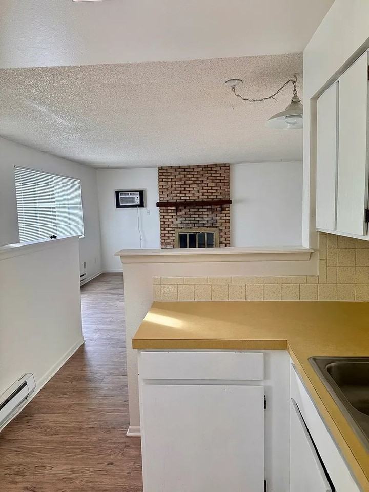 726 Delaware Ave - Photo 4 of 20