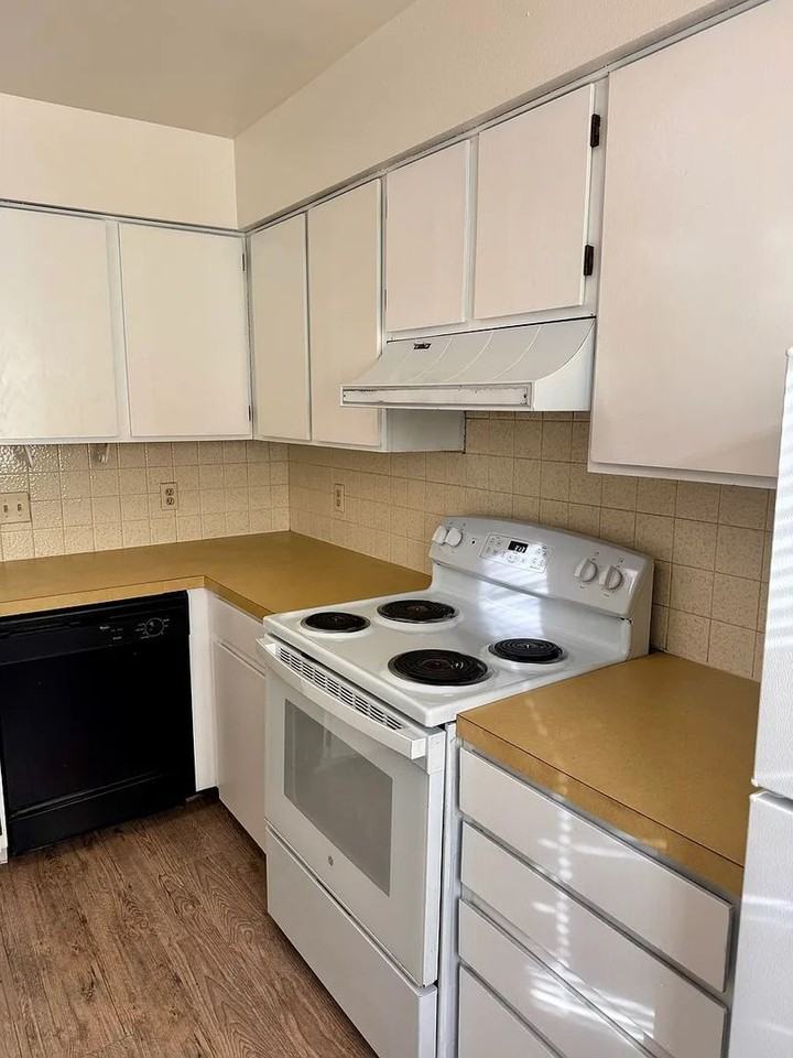 726 Delaware Ave - Photo 5 of 20